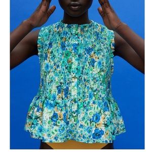 Zara floral smocked button up shell cropped top